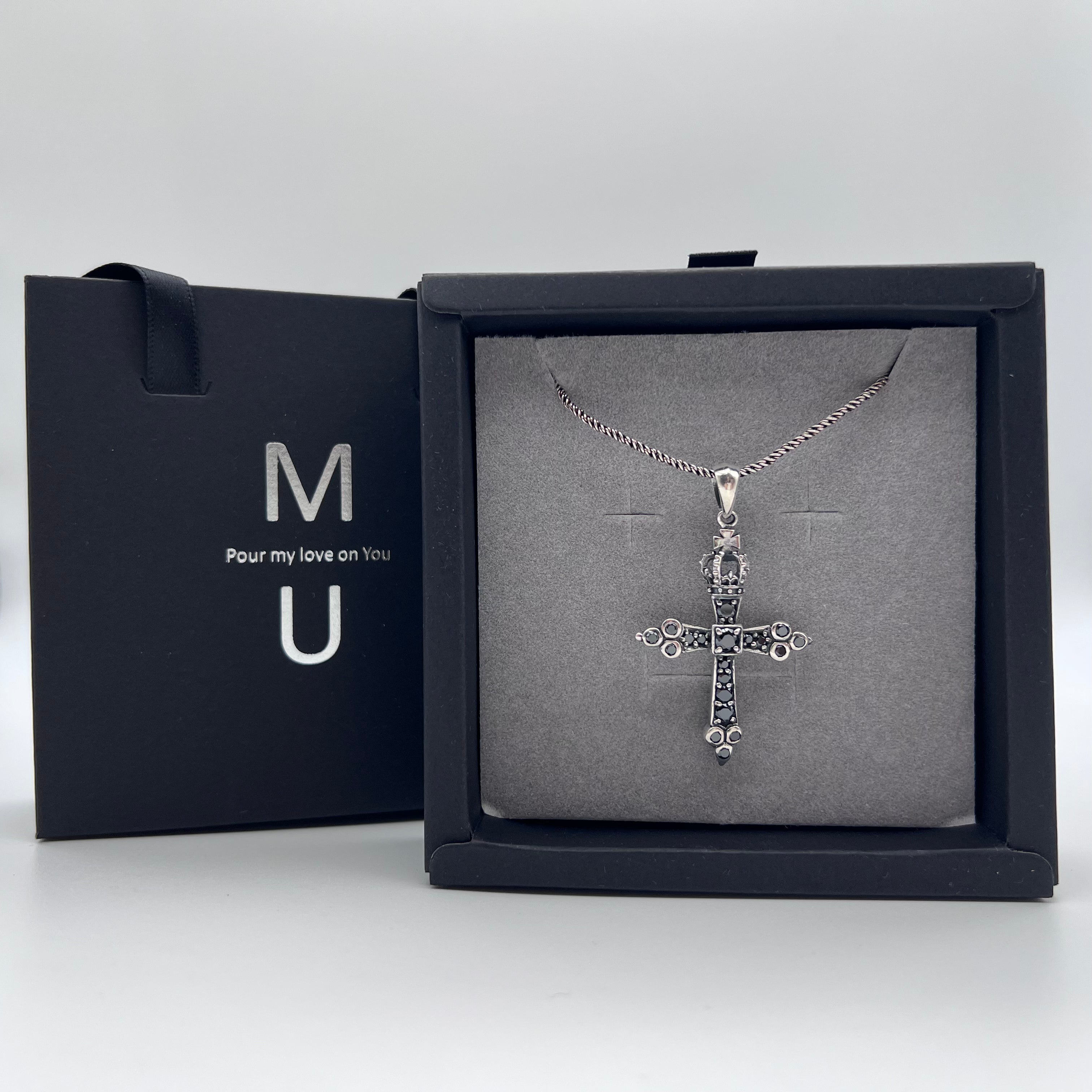 MU ACCESSORIES｜純銀水鑽冠冕十字架項鍊（黑）N0013