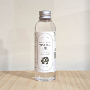 Arborea 食品級木器保養油 150mL 商品展示，透明瓶身搭配銀色瓶蓋，正面標示 FOOD GRADE MINERAL OIL